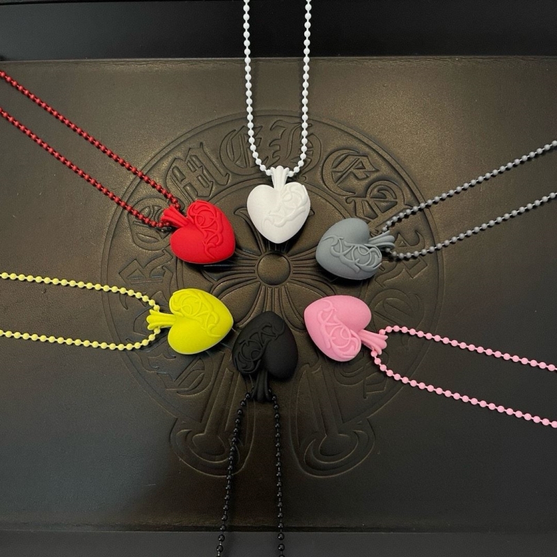 Ch*0me He**ts necklaces